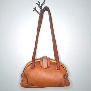 TOP GRAIN genuine Leather light brown small shoulder purse, bamboo closure, vtg